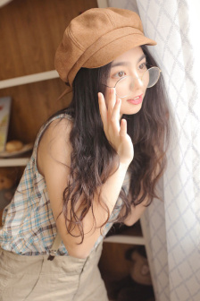 双乳涨鼓奶水喂奶